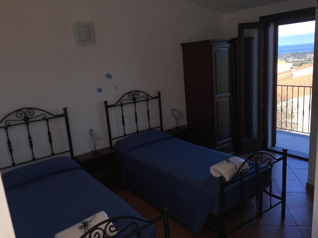 Hotel Bed Sandalia Badesi Exterior foto